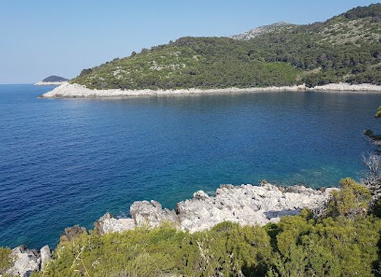 croatia/mljet-island/landmark/plaza-limuni
