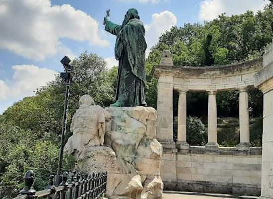 hungary/central-hungary/landmark/st-gerard-sagredo-statue