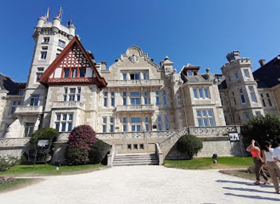 spain/santander/landmark/santander-magdalena-tren-experience