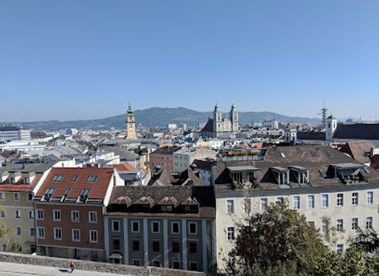 austria/linz/innenstadt/landmark/alter-dom-ignatiuskirche