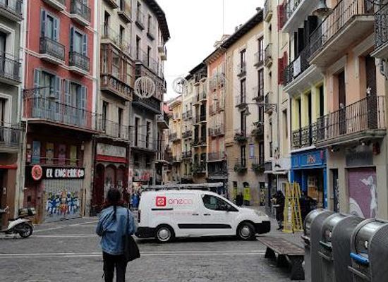 spain/pamplona/landmark/estafeta-curve-san-fermin-bull-run