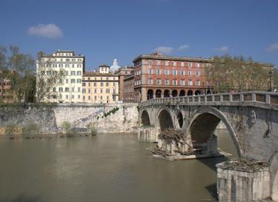 italy/rome/landmark/ponte-sisto