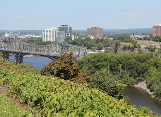 canada/laurentides/landmark/famous-five-statue