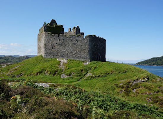 united-kingdom/scottish-highlands/landmark/tioram-castle