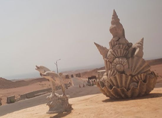 egypt/sharm-el-sheikh/landmark/midan-al-taman-dolphins