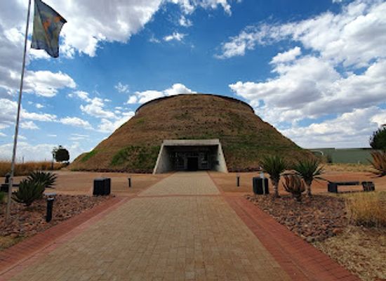 south-africa/bushveld/landmark/cradle-of-humankind