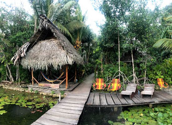 guatemala/rio-dulce/landmark/hotelito-perdido