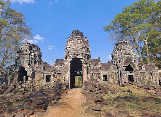 cambodia/preah-vihear/landmark/preah-khan-kampong-svay-east-entrance-causeway