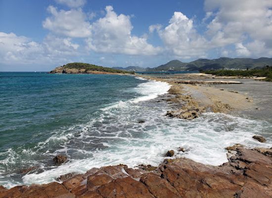 sint-maarten/point-blanche/landmark/david-s-hole