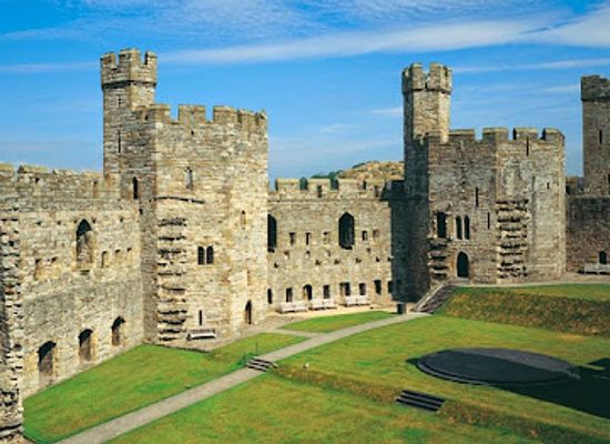 united-kingdom/caernarfonshire/attraction/caernarfon-castle-2