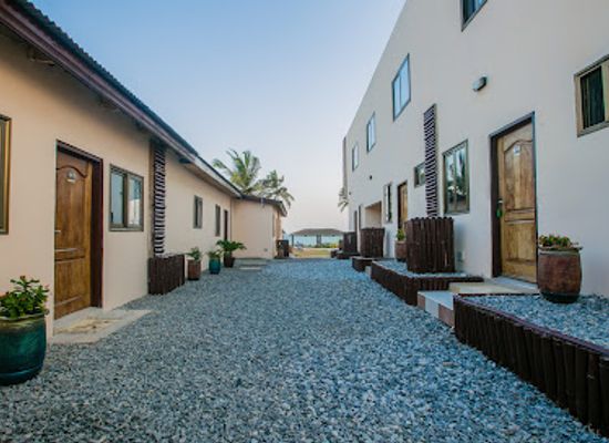 ghana/kokrobite/landmark/kuvuki-beach-lodge