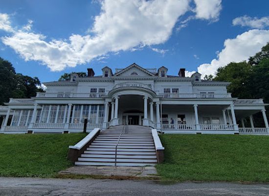 north-carolina/foothills/landmark/moses-h-cone-memorial-park