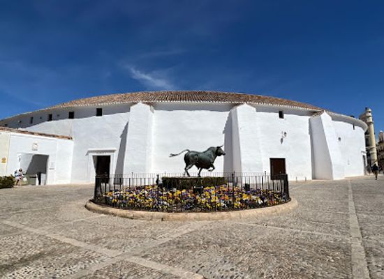 spain/ronda/landmark/monumento-al-toro-de-lidia