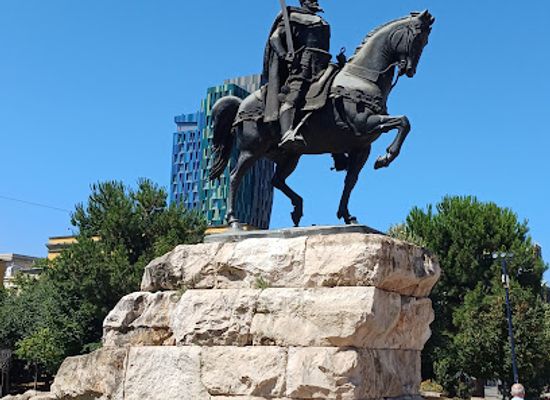albania/tirana/skanderbeg-square/landmark/iskender-bey-meydani