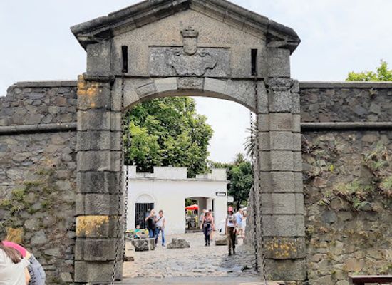 uruguay/colonia/landmark/muralla-ciudad-vieja-colonia-del-sacramento