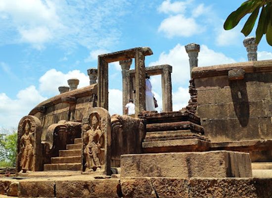 sri-lanka/eastern-province/landmark/girihandu-seya