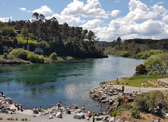 new-zealand/taupo/landmark/otumuheke-stream-spa-park-hot-pools