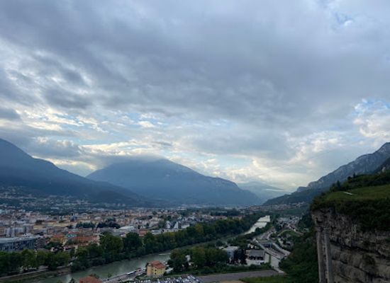 italy/trentino/landmark/monumento-alle-aquile