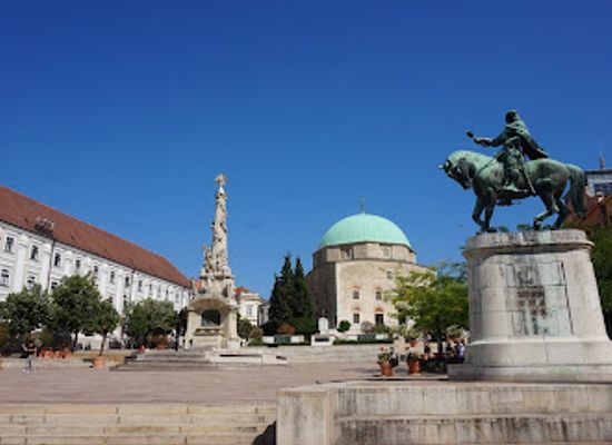 hungary/transdanubia/landmark/hunyadi-statue