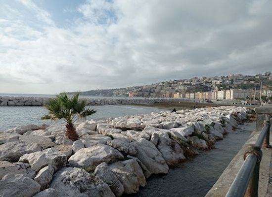 italy/naples/chiaia/landmark/villa-comunale
