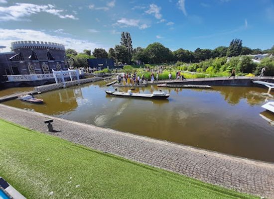 netherlands/ijsselmeer-polders/landmark/madurodam