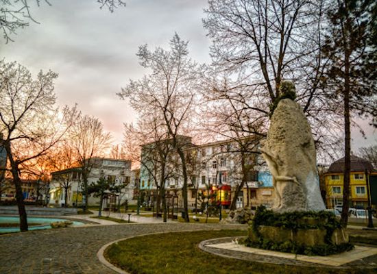 romania/galati/landmark/mihai-eminescu-park