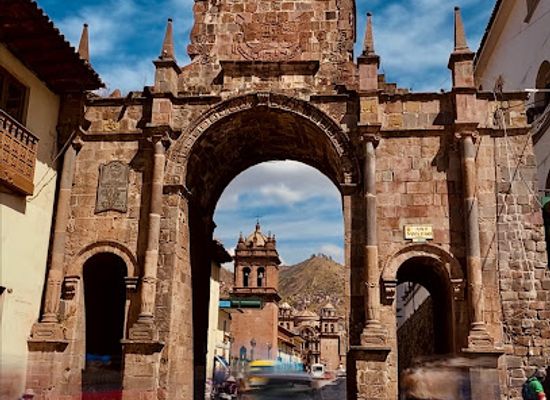 peru/cusco/landmark/arco-de-santa-clara-cuzco-peru