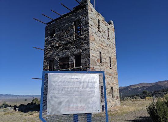 nevada/walker-lake/landmark/stokes-castle