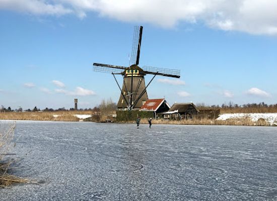netherlands/kinderdijk/landmark/overwaard-windmill-no-1