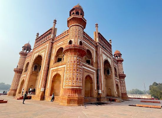 india/northern-plains/landmark/safdarjung-tomb