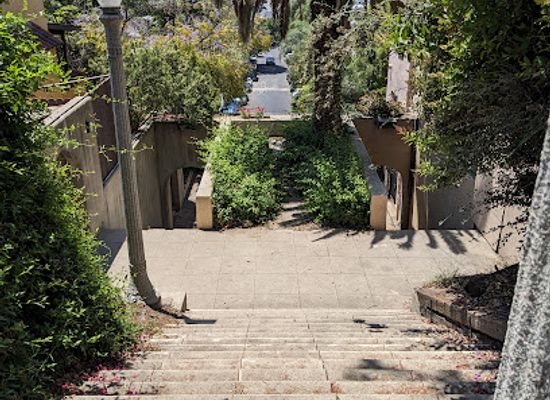 california/los-angeles-county/landmark/holly-mont-vista-del-mar-stairs