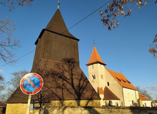 czechia/kutna-hora/landmark/hrbitov-malin-se-zvonici-a-kostnici