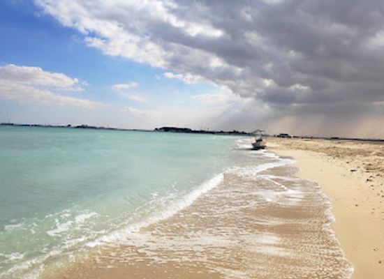 qatar/fuwairit-beach/landmark/azerbaijani-beach