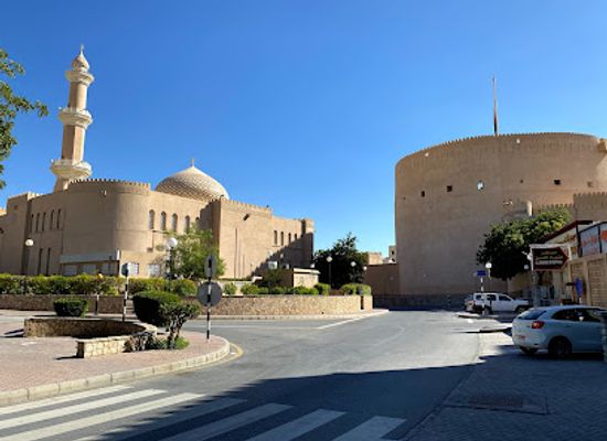 oman/nizwa/landmark/al-qala-a-mosque