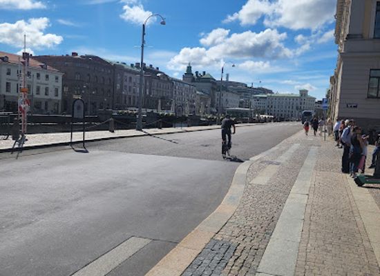 sweden/gothenburg/avenyn/landmark/avenue-parade-street