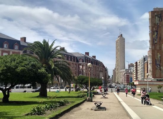 argentina/mar-del-plata/landmark/plaza-colon