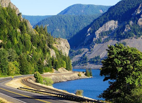oregon/columbia-river-gorge/landmark/columbia-river-gorge