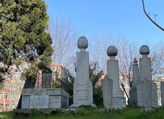 turkiye/marmara-region/landmark/tomb-molla-guran