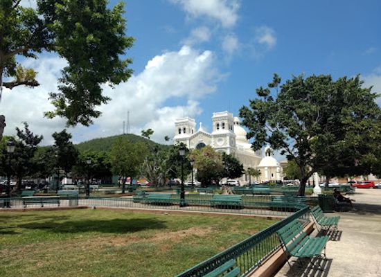 puerto-rico/guayama/landmark/plaza-de-recreo-cristobal-colon