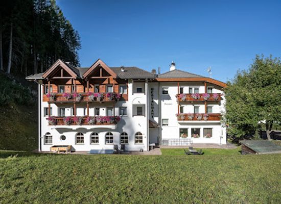 italy/val-gardena/landmark/hotel-scoiattolo