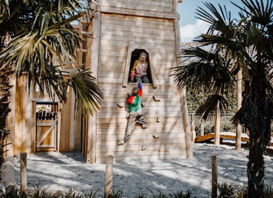 netherlands/wadden-islands/landmark/speel-en-dierenpark-sanjes-safari