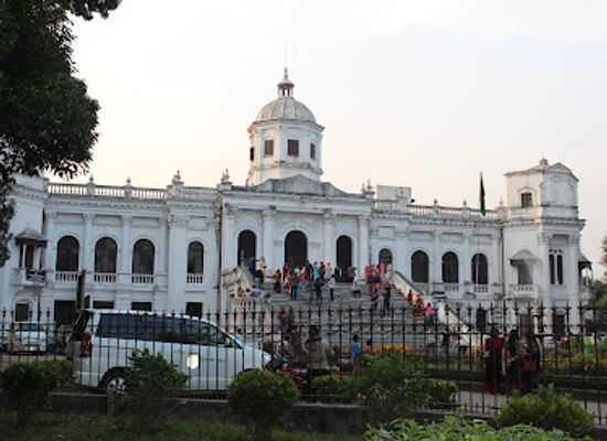 bangladesh/rangpur/landmark/tajhat-palace