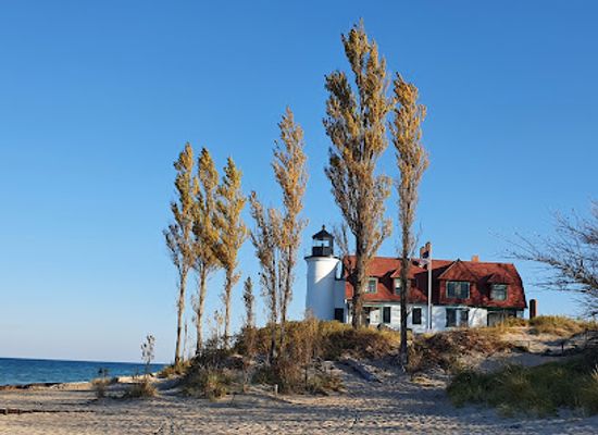 michigan/northern-michigan/landmark/point-betsie-lighthouse