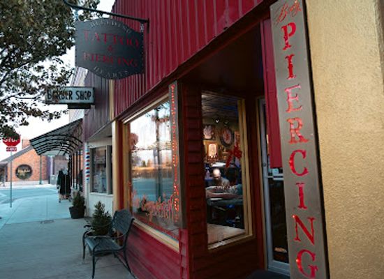 idaho/sandpoint/landmark/bleeding-hearts-tattoo-emporium