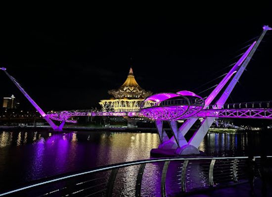 malaysia/kuching/landmark/darul-hana-bridge