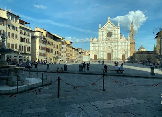 italy/florence/santa-croce/landmark/piazza-di-santa-croce