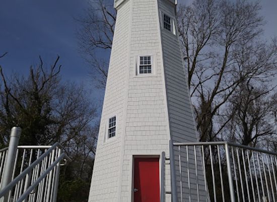missouri/hannibal/landmark/mark-twain-memorial-lighthouse