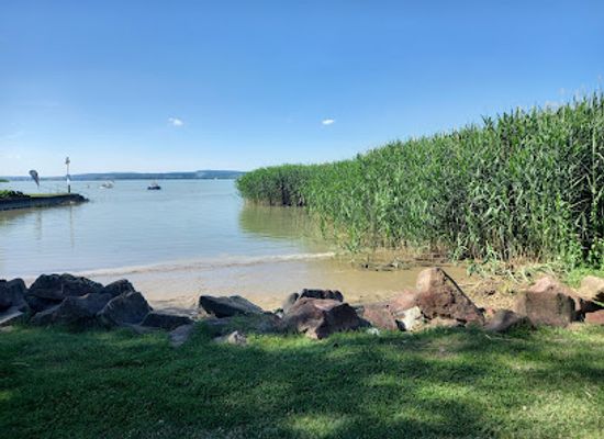 hungary/balaton-uplands-national-park/landmark/kozsegi-strand