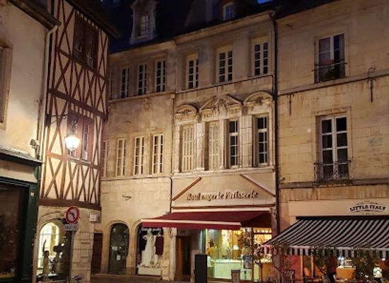 france/dijon/landmark/la-maison-des-cariatides