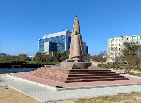 kazakhstan/aktau/landmark/peacekeeping-soldiers-memorial